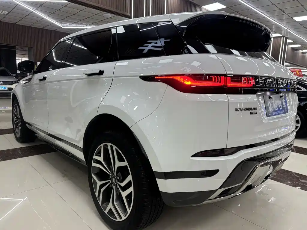 Land Rover Evoque 2023 — фото 9