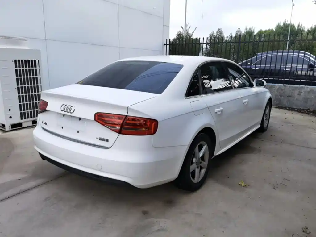 Audi A4L 2015