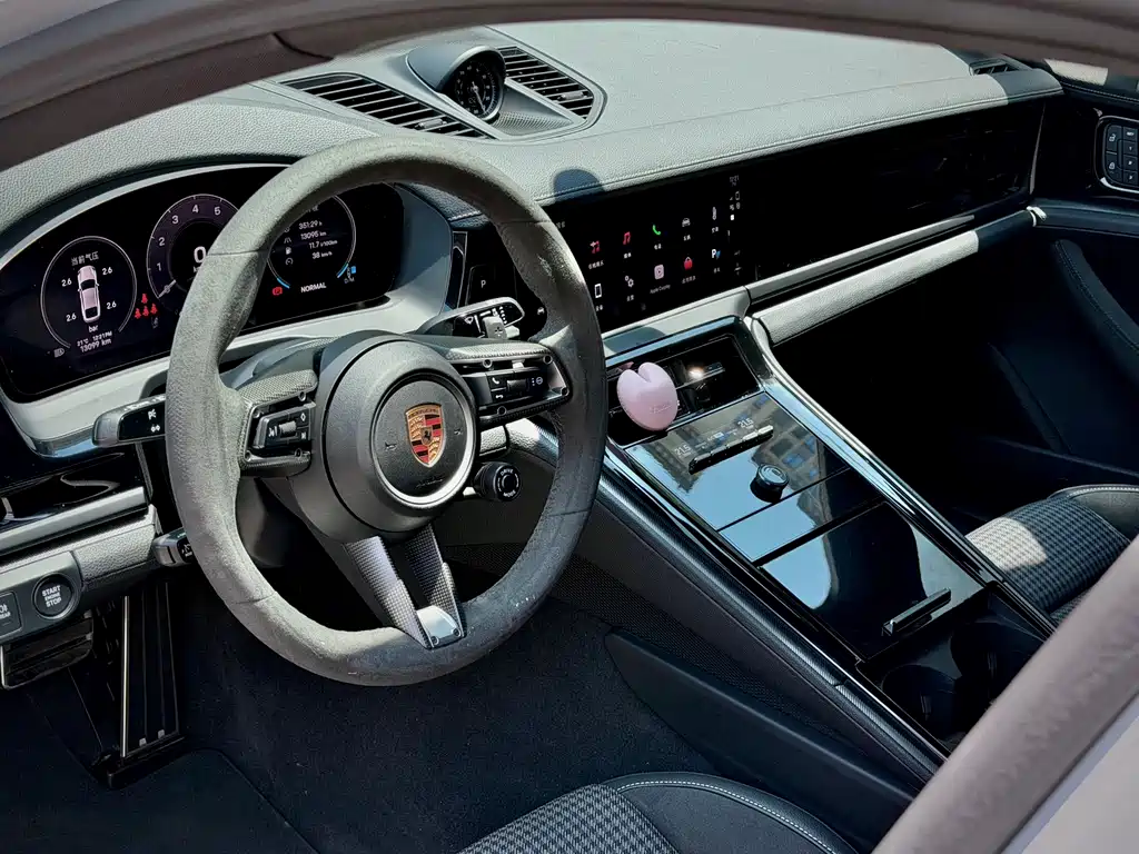 Porsche Panamera 2025 — фото 7