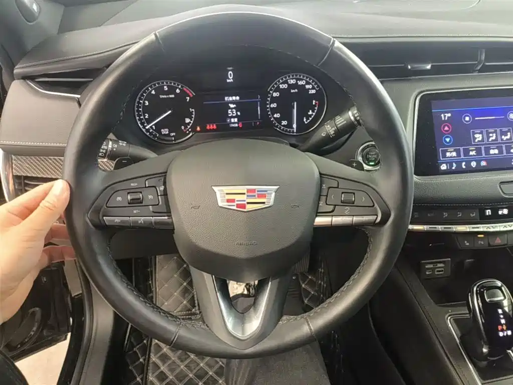 Cadillac XT4 2021 — фото 11