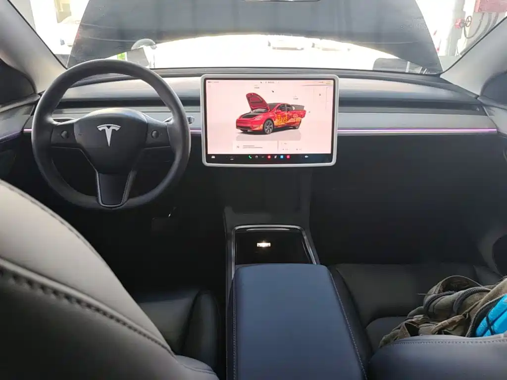 Tesla Model Y 2024 — фото 10