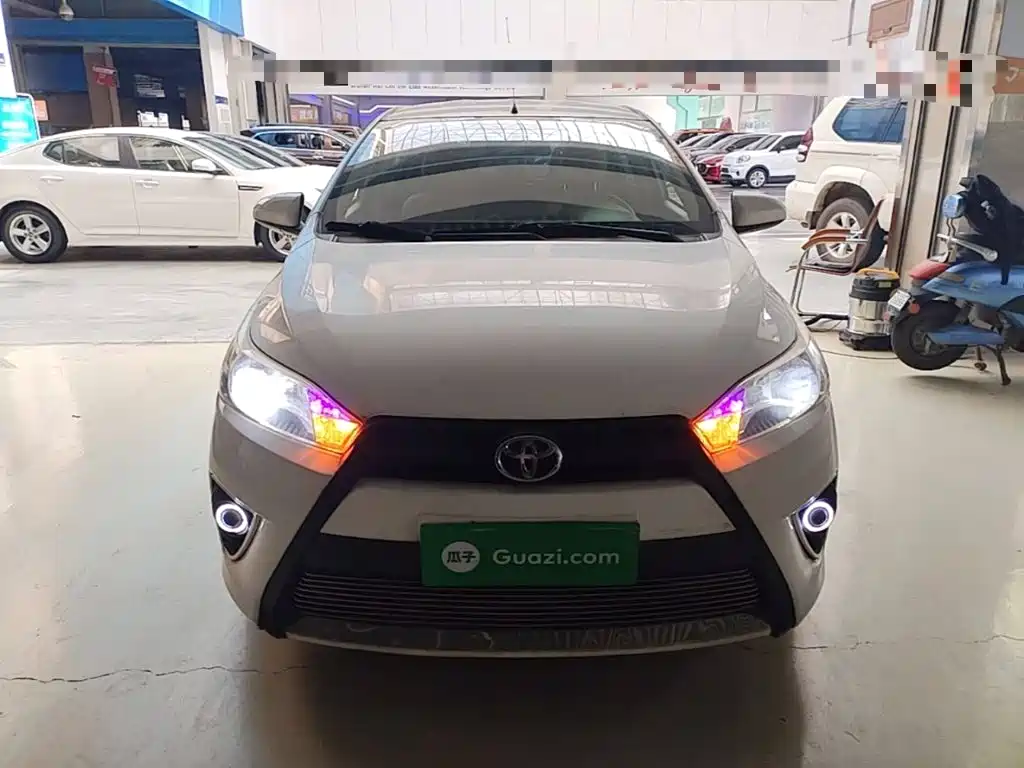 Toyota Yaris L 2014