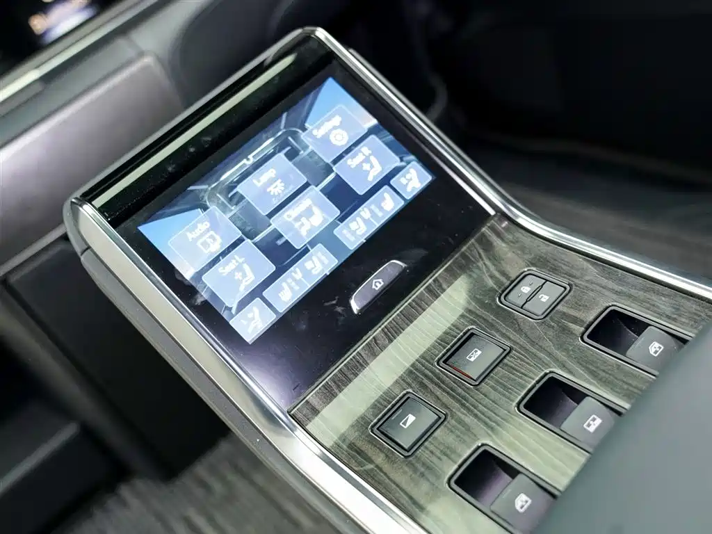 Lexus LM 2024 — фото 10
