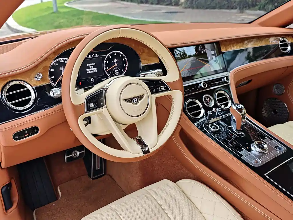 Bentley Continental 2019 — фото 8