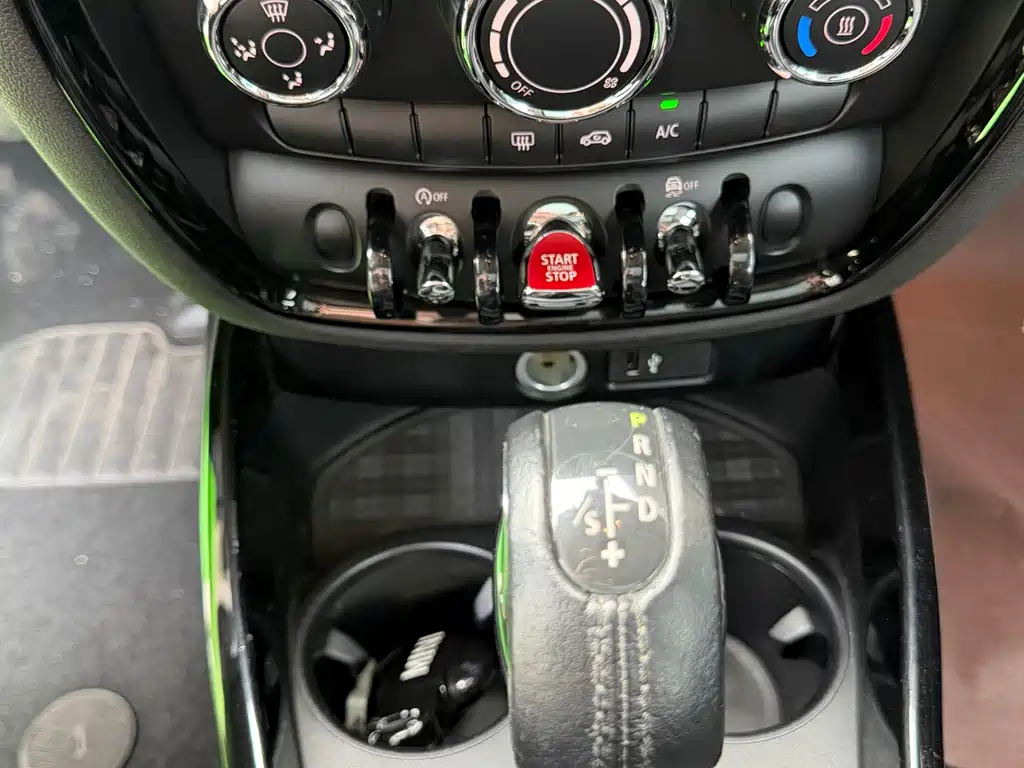 MINI Clubman 2019 — фото 18