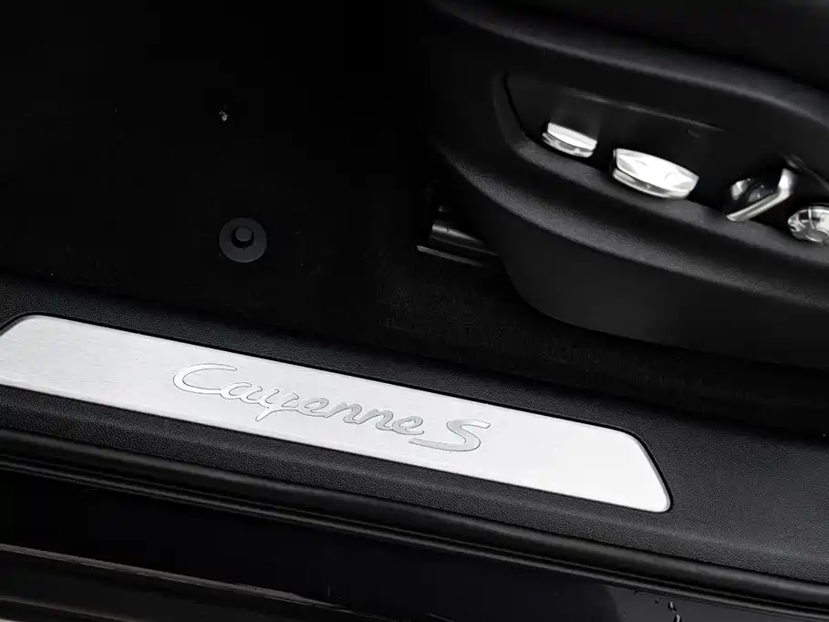 Porsche Cayenne 2019 — фото 18