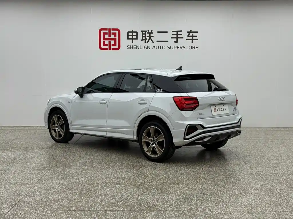Audi Q2L 2024