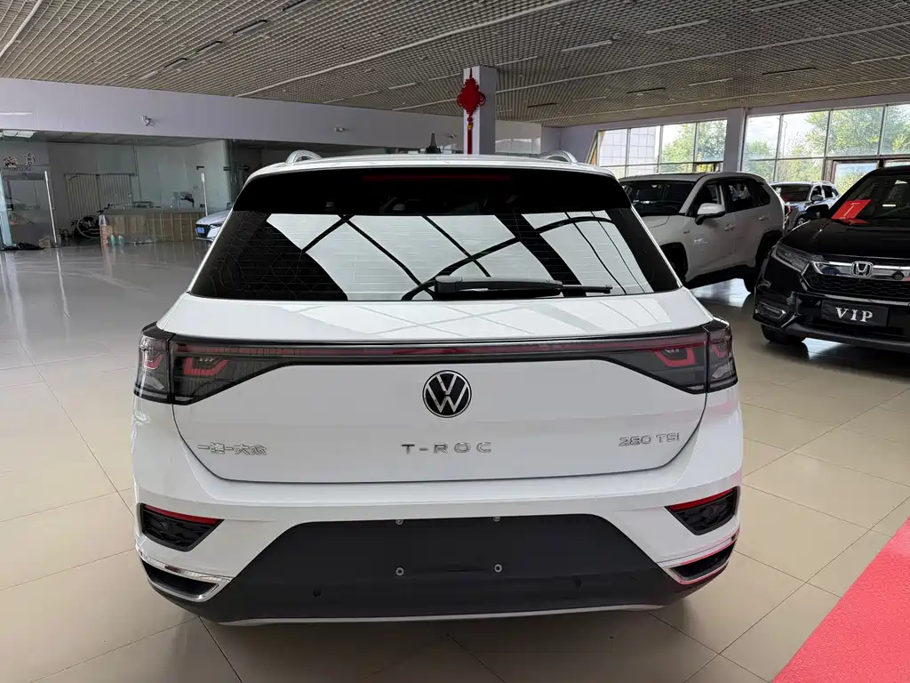 Volkswagen T-Roc 2023 — фото 15