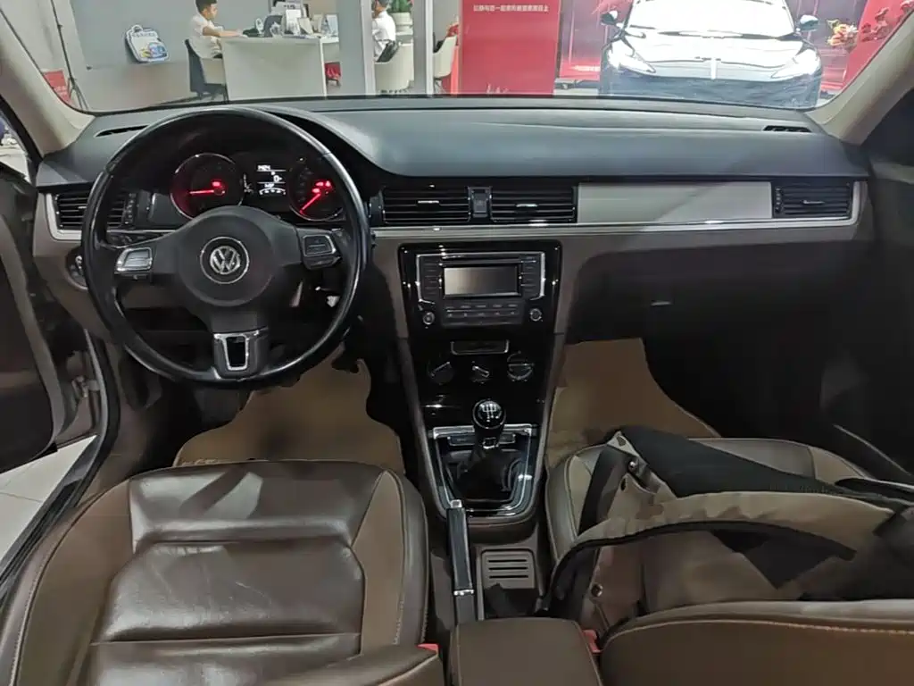 Volkswagen Bora 2015 — фото 16