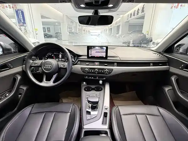Audi A4L 2018