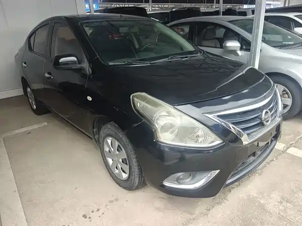 Nissan Sunny 2015