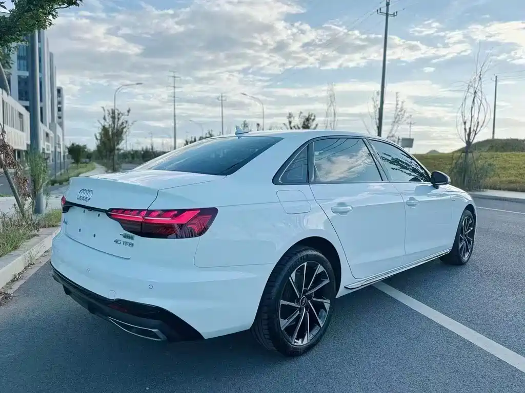 Audi A4L 2023