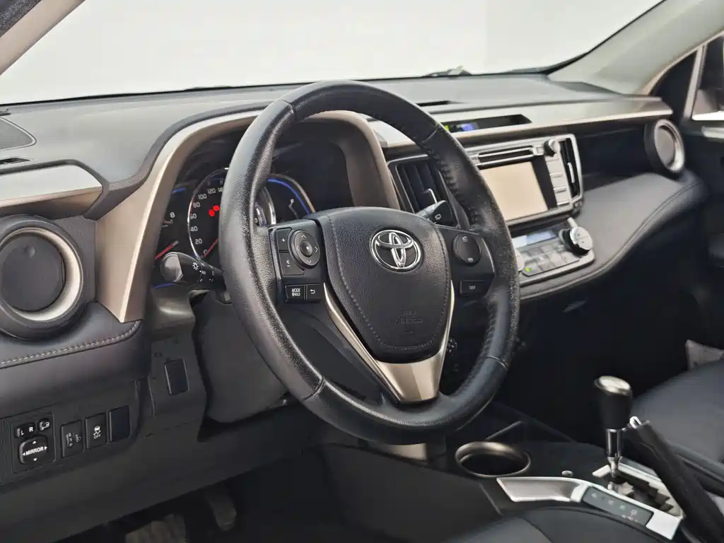 Toyota RAV4 2014 — фото 15