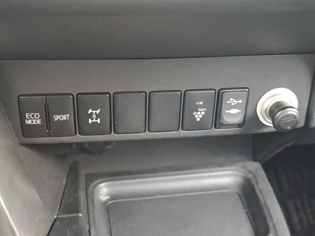 Toyota RAV4 2014 — фото 27