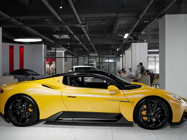 Maserati MC20 2023