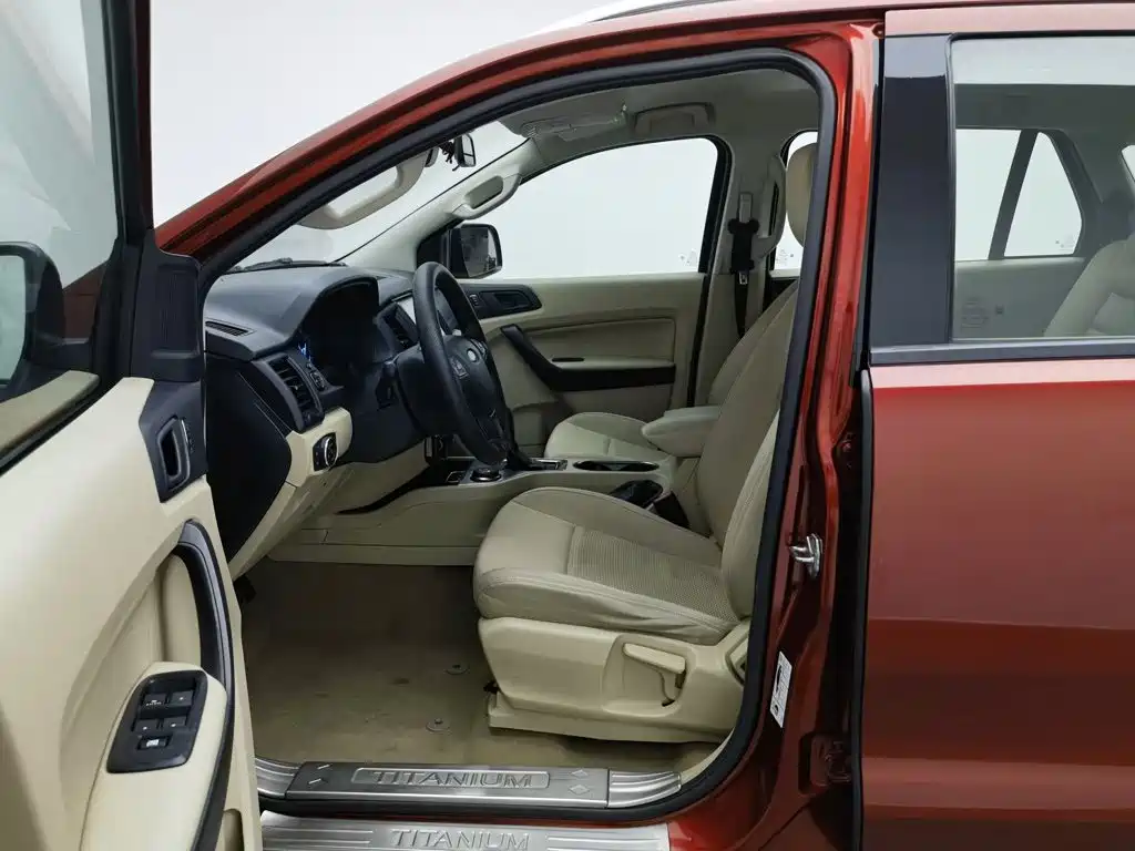Ford Everest 2017 — фото 10