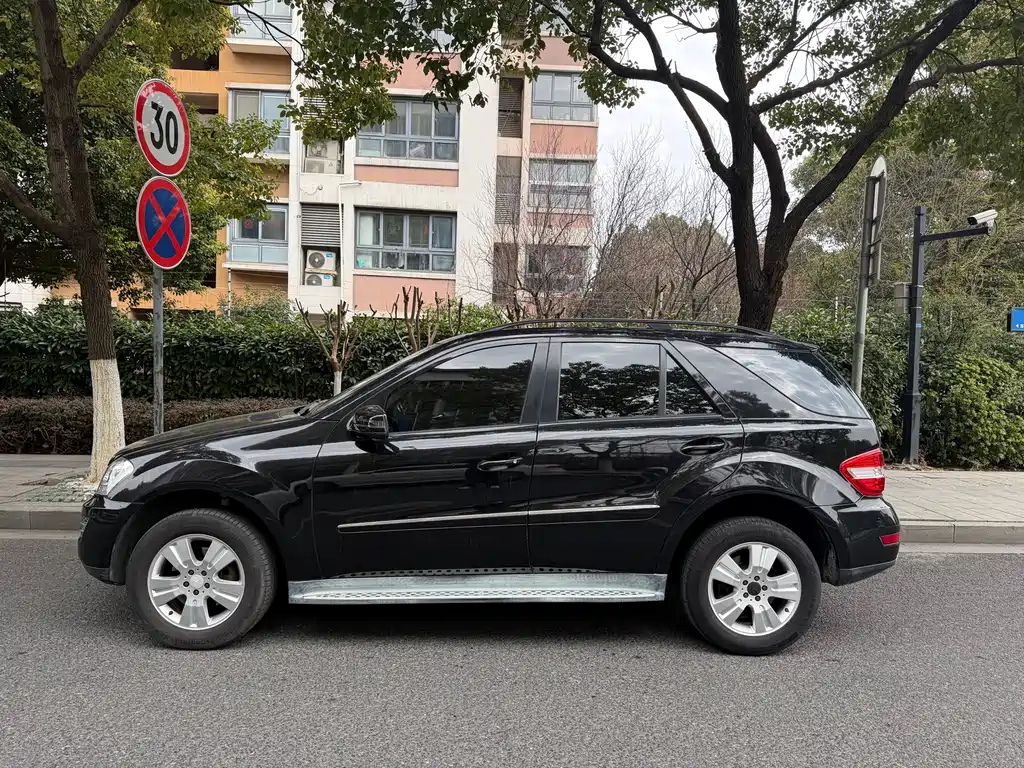Mercedes-Benz M-Class 2011 — фото 14