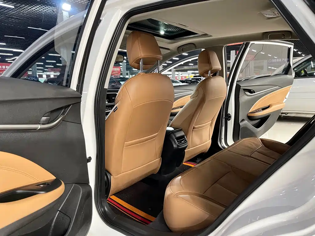 Buick Excelle 2019 — фото 11