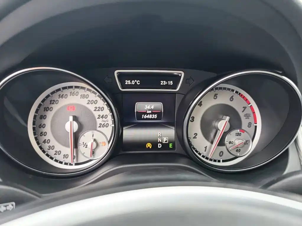 Mercedes-Benz GLA 2015 — фото 12