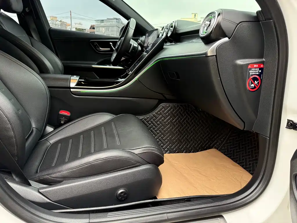 Mercedes-Benz C-Class 2022 — фото 10