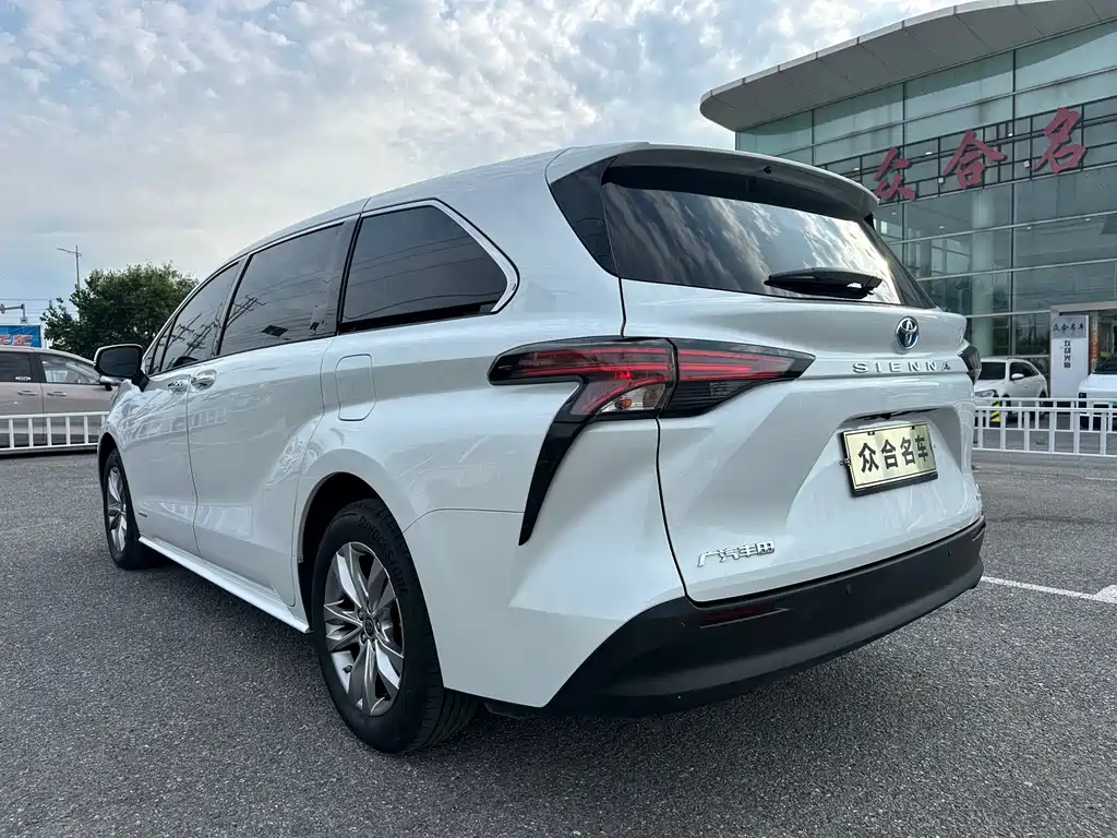 Toyota Sienna 2024