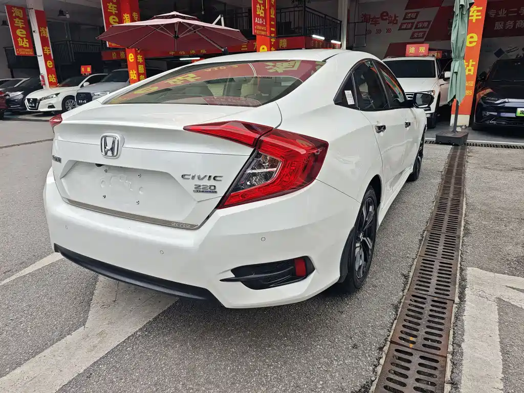 Honda Civic 2017 — фото 6