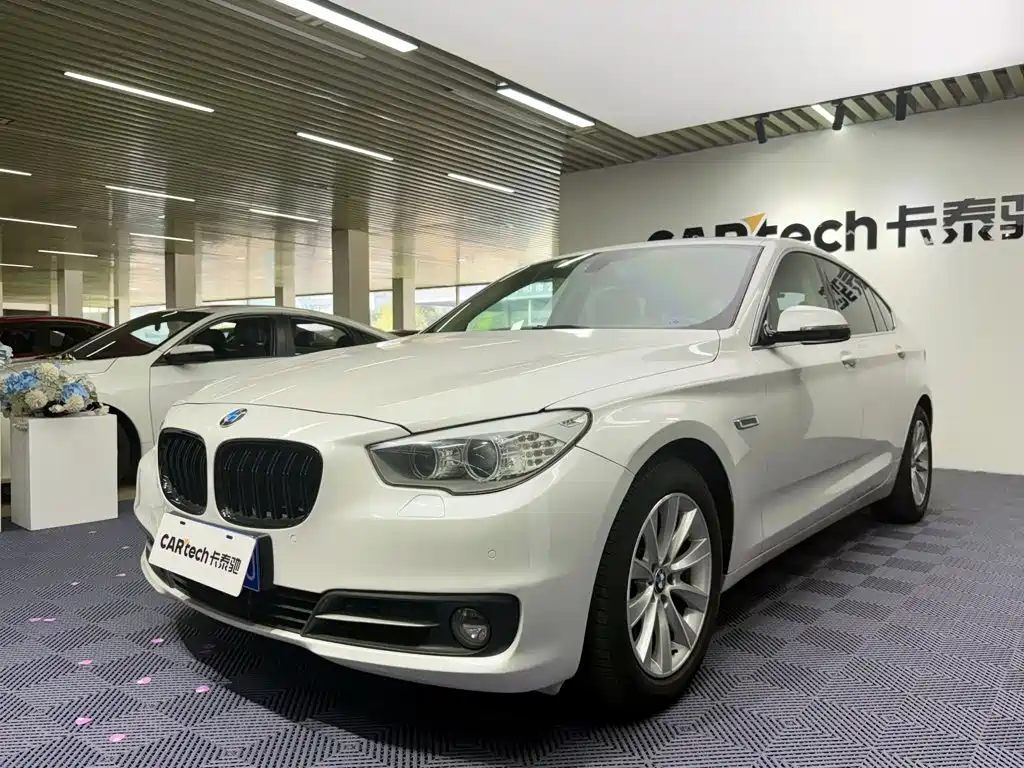 BMW 5 Series GT 2016 — фото 1