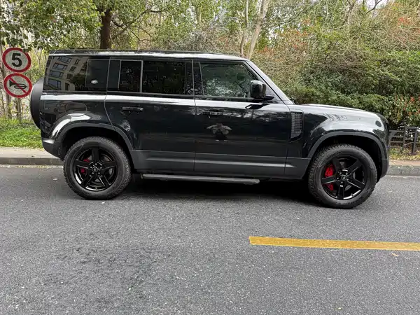 Land Rover Defender 2020