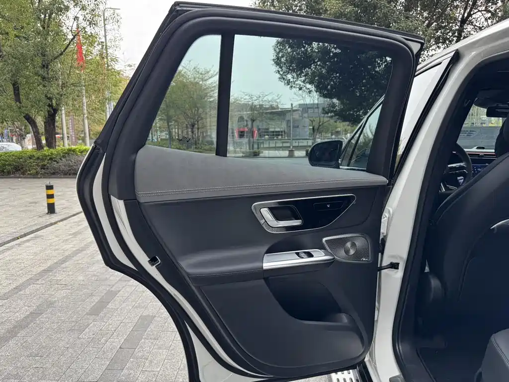 Mercedes-Benz EQE SUV 2025 — фото 15