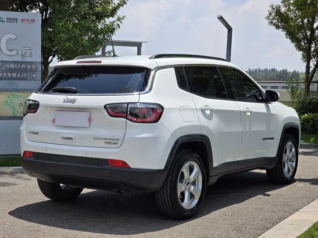 Jeep Compass 2017 — фото 6