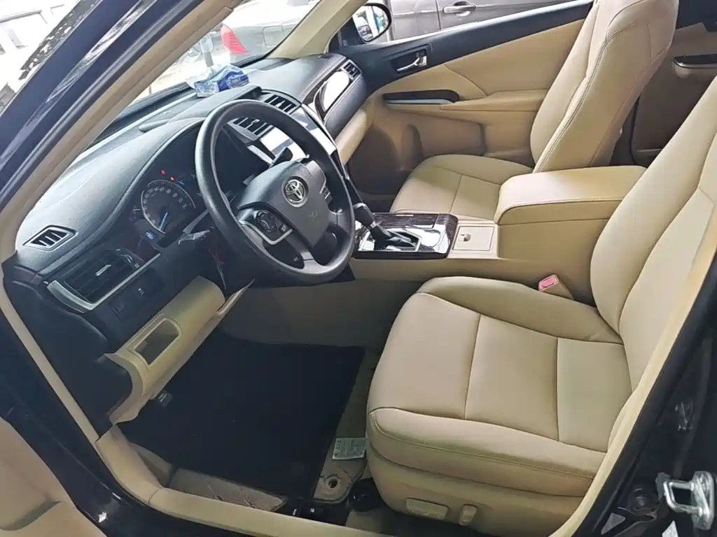 Toyota Camry 2017 — фото 11