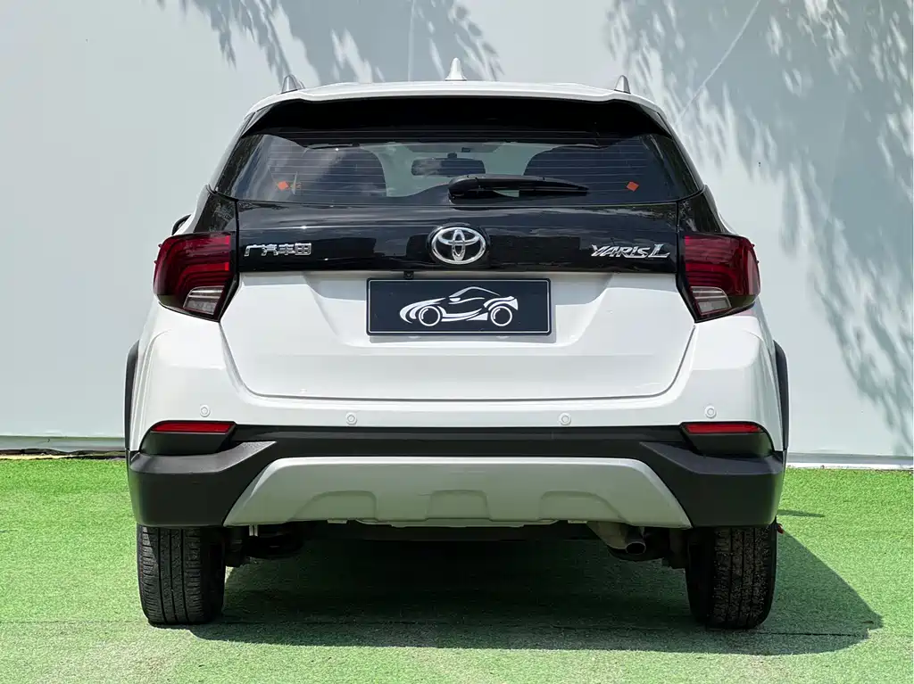 Toyota Yaris L 2022