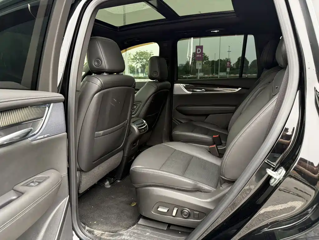 Cadillac XT6 2024 — фото 12