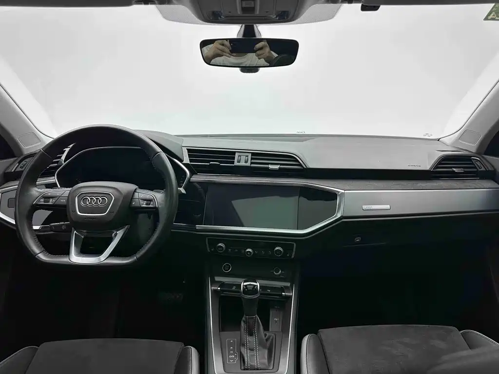 Audi Q3 2022 — фото 15