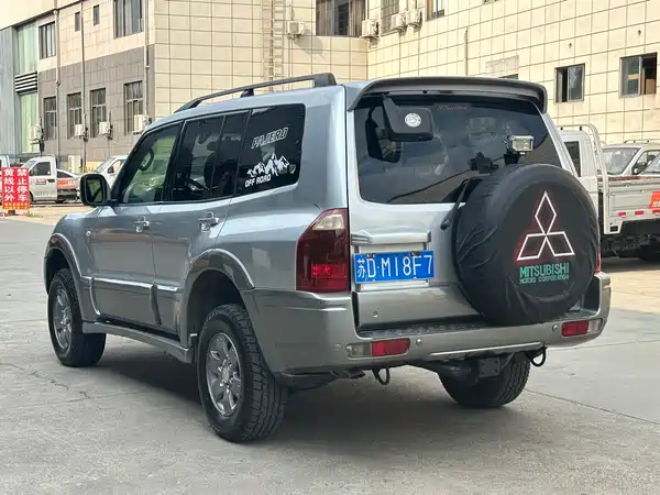 Mitsubishi Pajero 2006