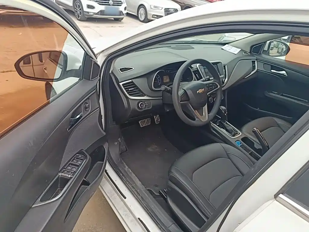 Chevrolet Cavalier 2018 — фото 16