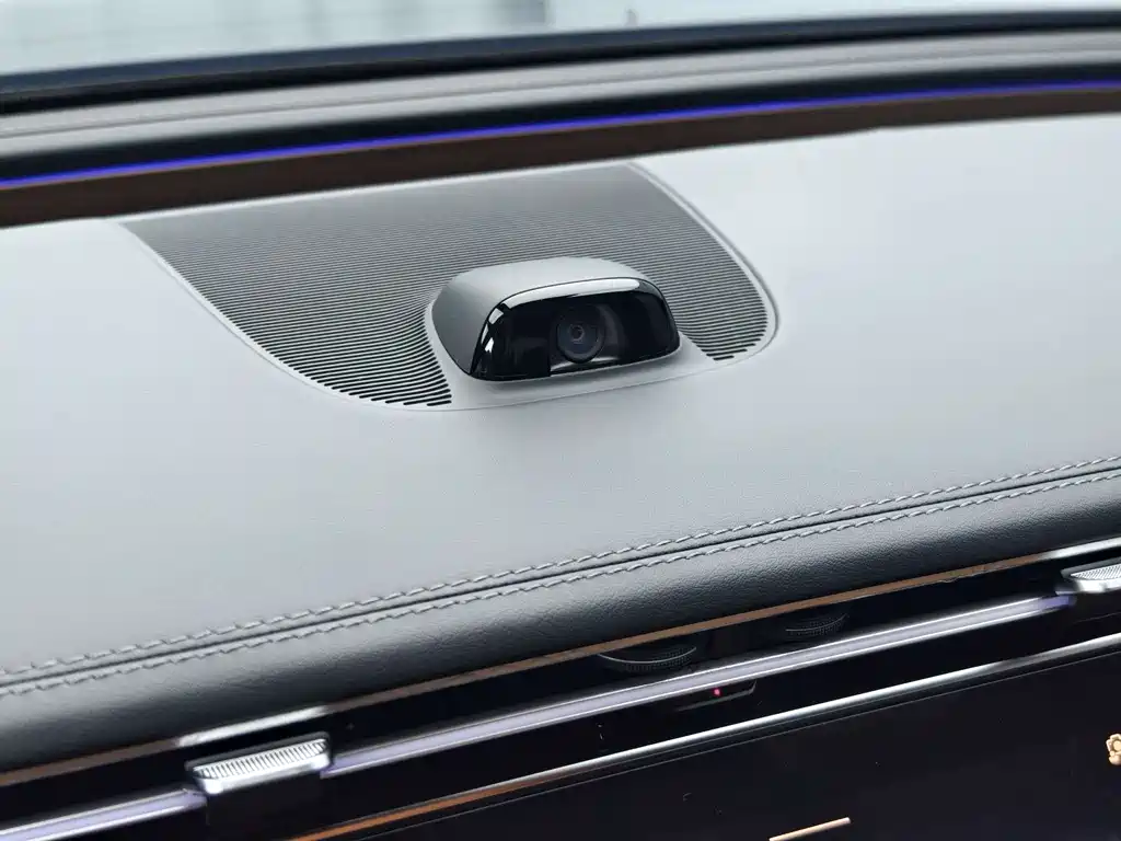 Mercedes-Benz E-Class 2025 — фото 13