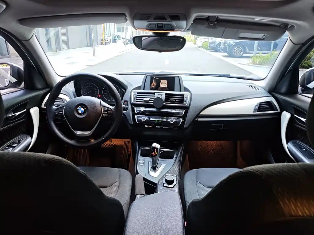BMW 1 Series 2015 — фото 11