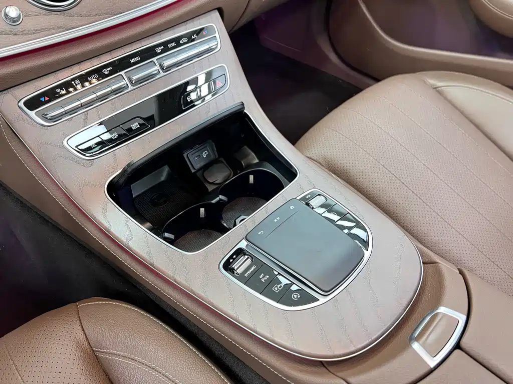 Mercedes-Benz E-Class 2023 — фото 31