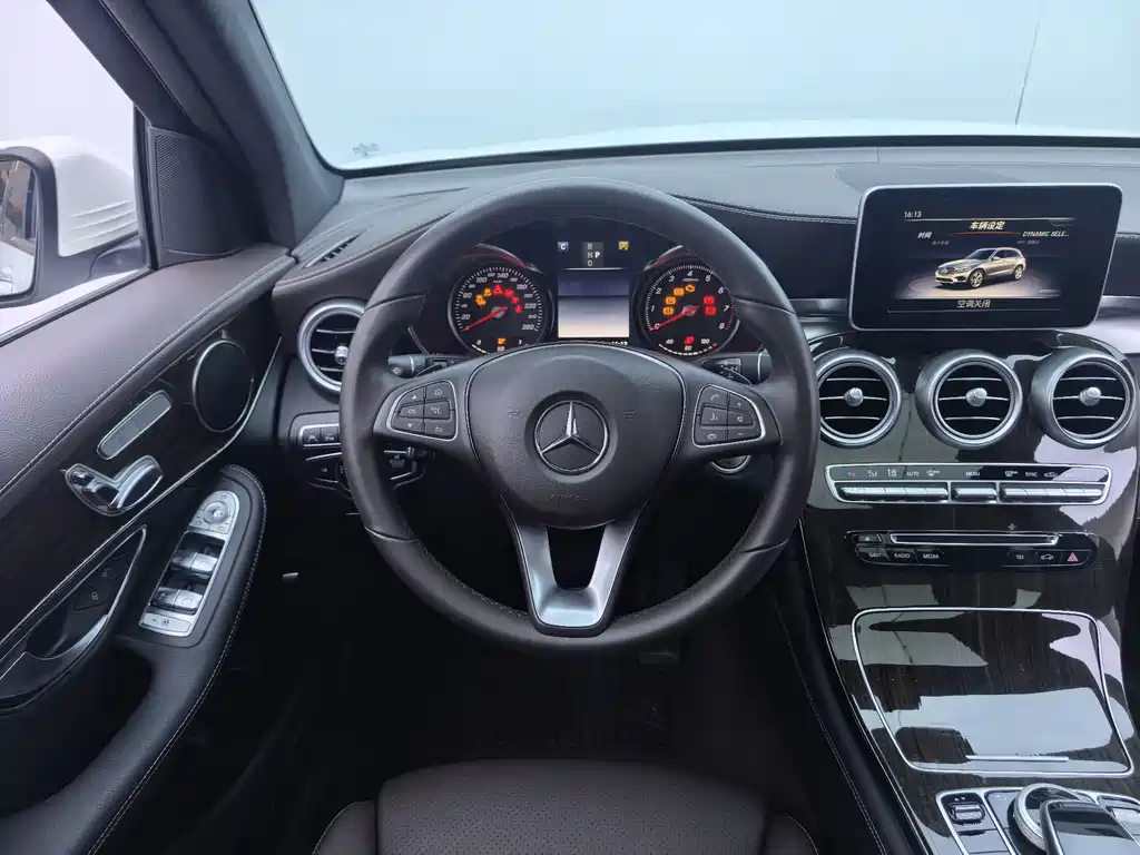 Mercedes-Benz GLC 2019 — фото 12