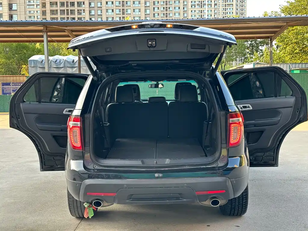 Ford Explorer 2015 — фото 9
