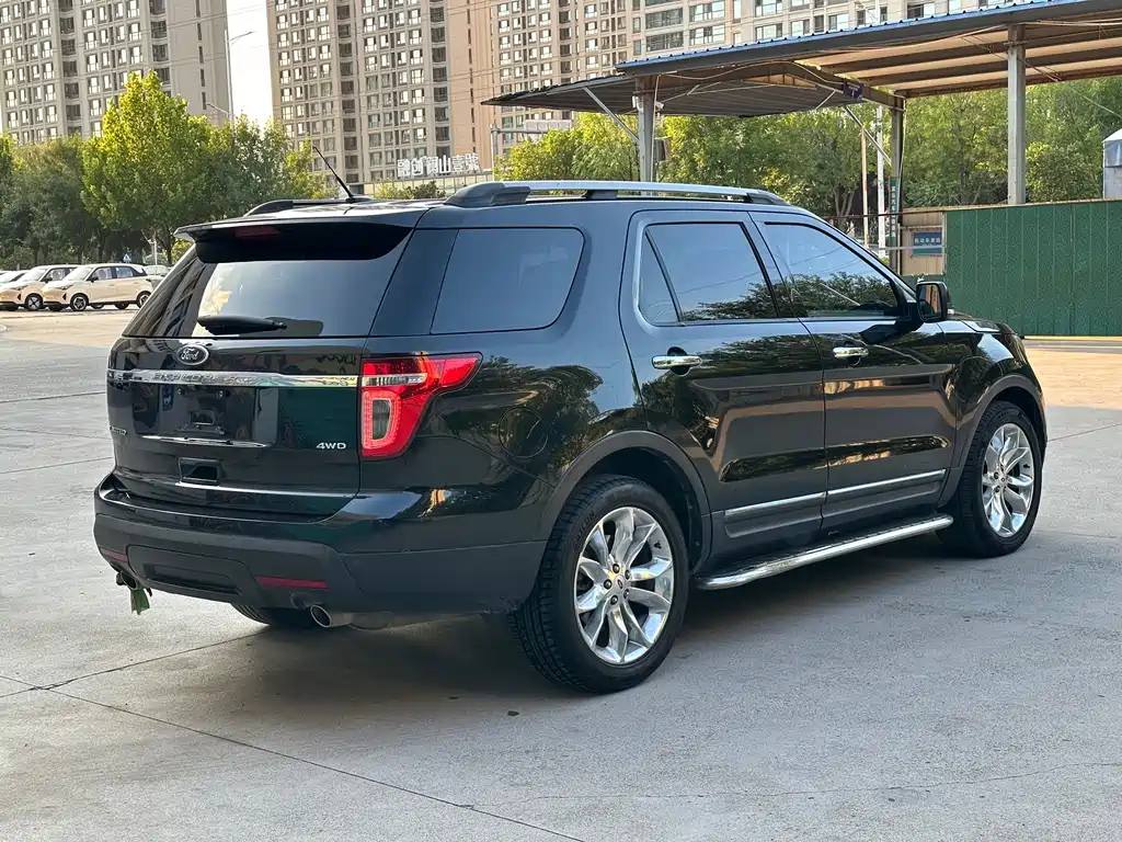 Ford Explorer 2015 — фото 6