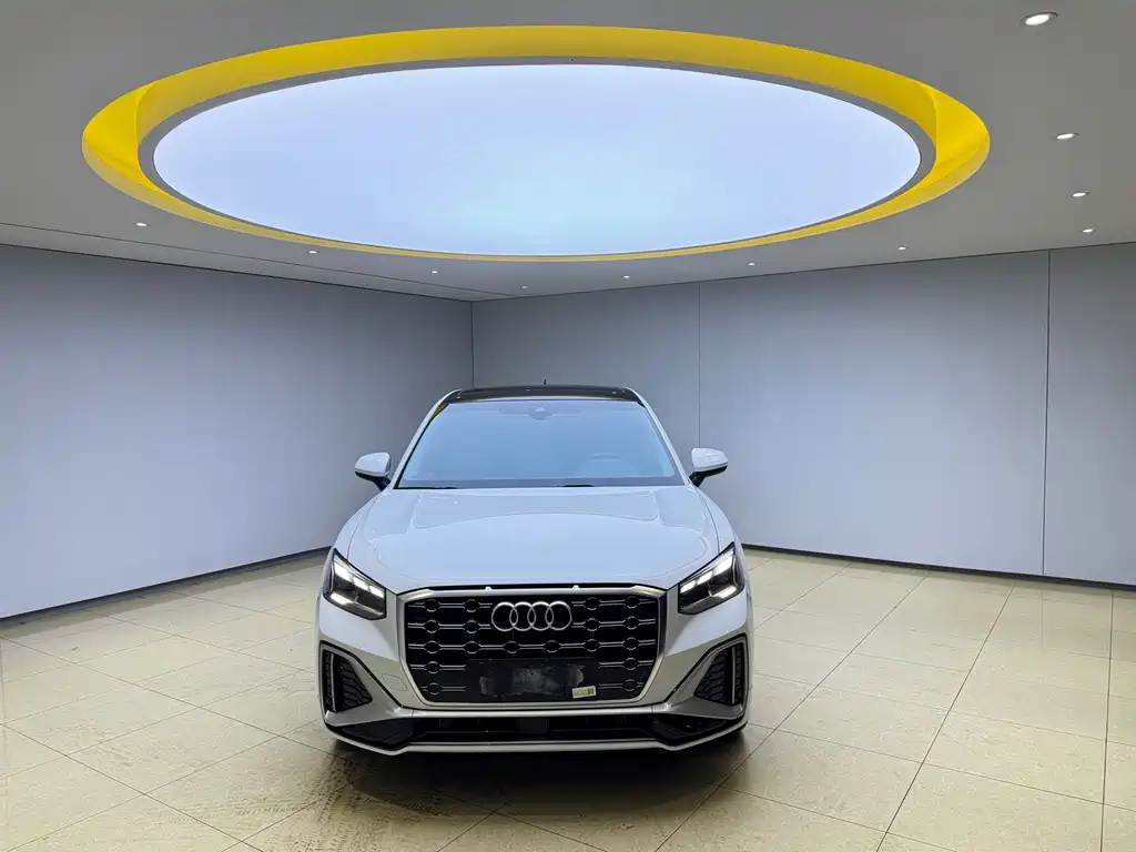 Audi Q2L 2023