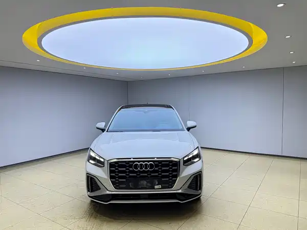 Audi Q2L 2023