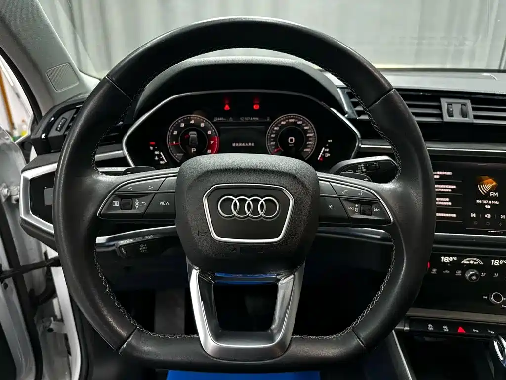 Audi Q3 2022 — фото 13