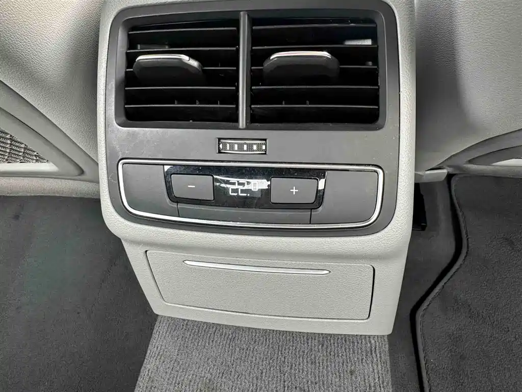 Audi A4L 2020 — фото 20