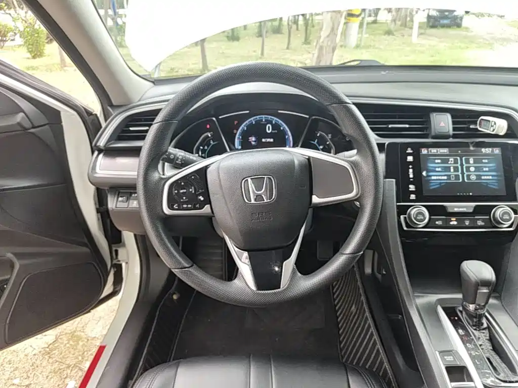 Honda Civic 2019 — фото 11