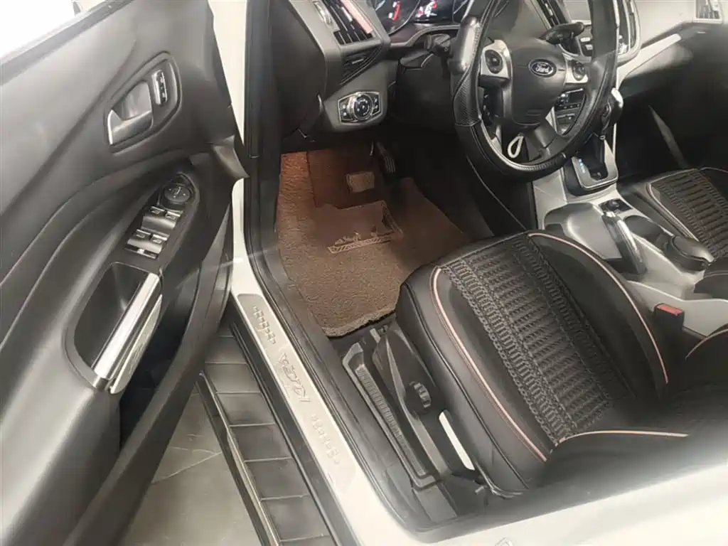 Ford Kuga 2014 — фото 16