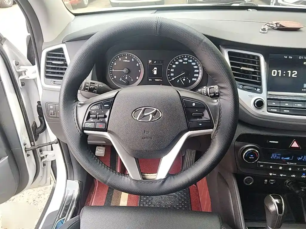 Hyundai Tucson 2017 — фото 11