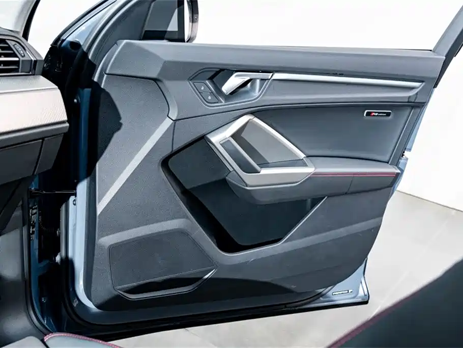 Audi Q3 2023 — фото 16